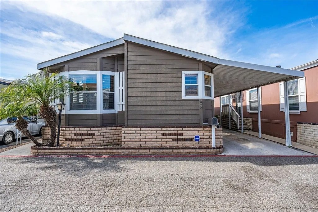 6301 Warner 53 — photo
