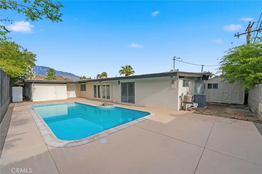 37472 Melrose — photo