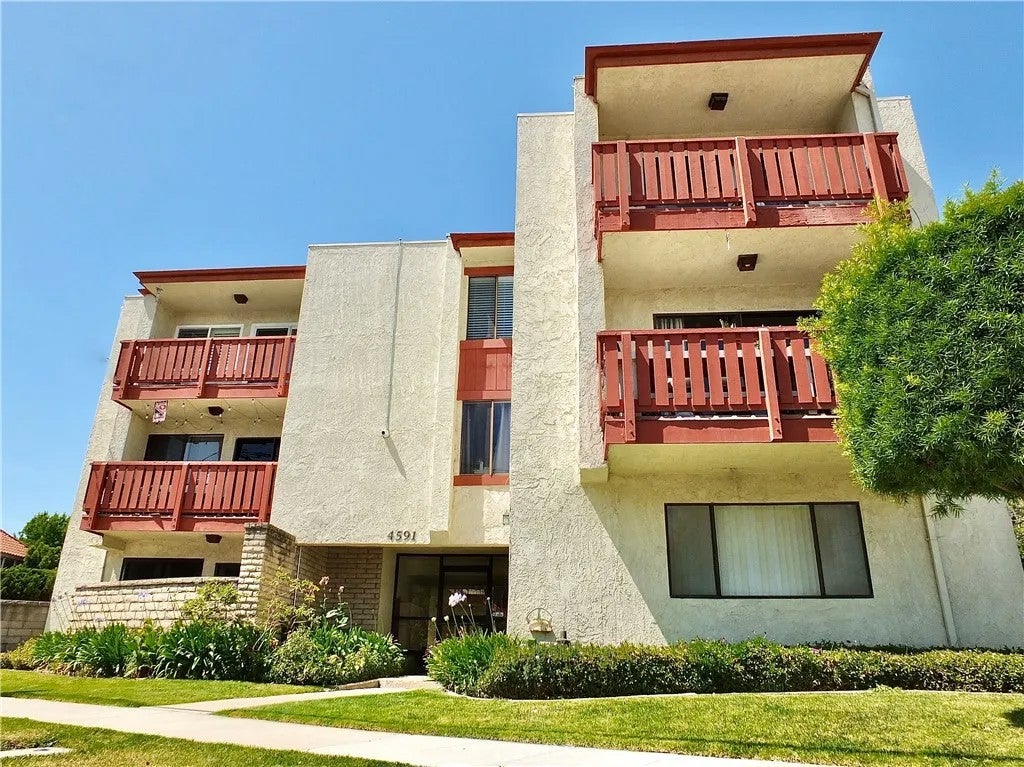 4591 Orange Avenue 306 — photo