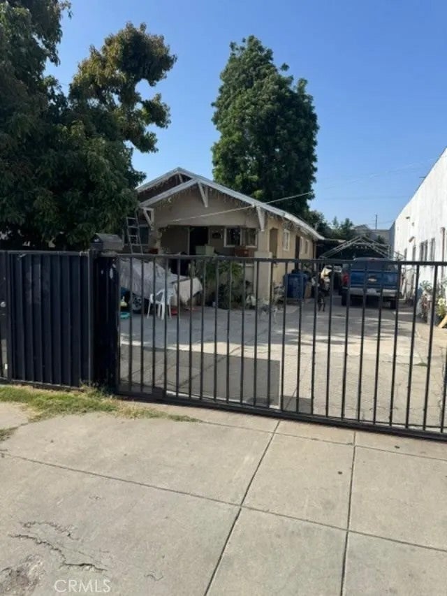 1655 E 42nd Street — photo