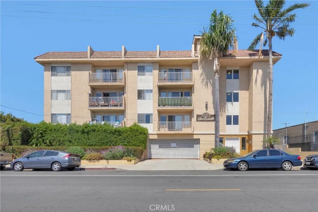 1311 S Grand 10 — photo