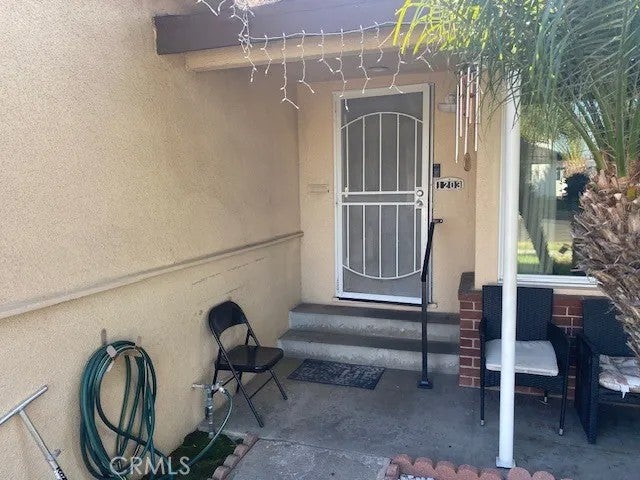 1203 S CASTLEGATE Avenue, Compton, CA 90221 — photo 2