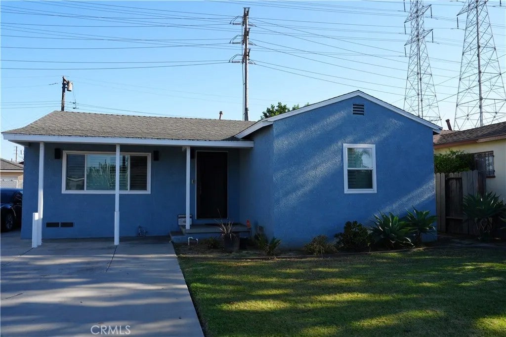 8806 Walnut Street — photo
