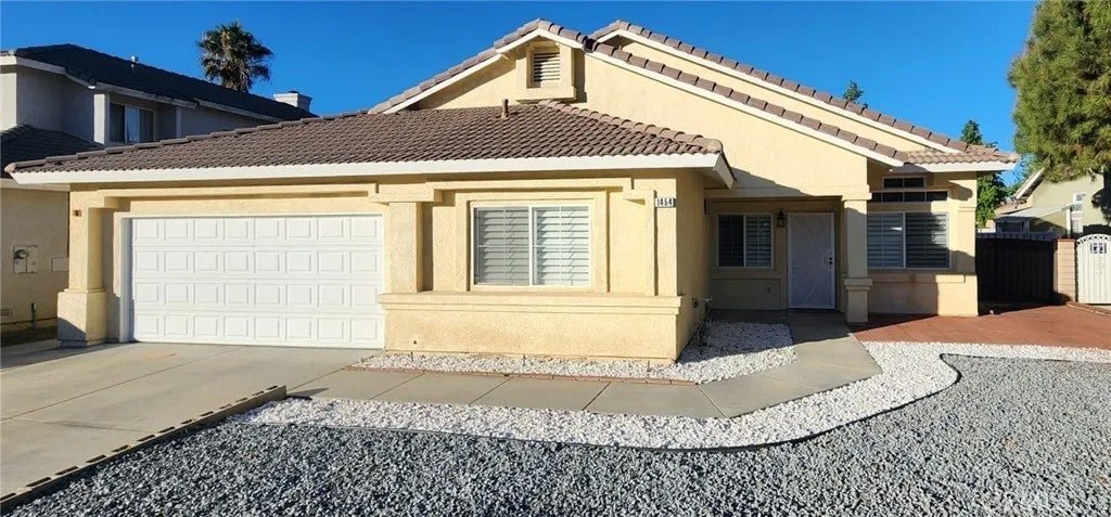 1454 Windrider — photo