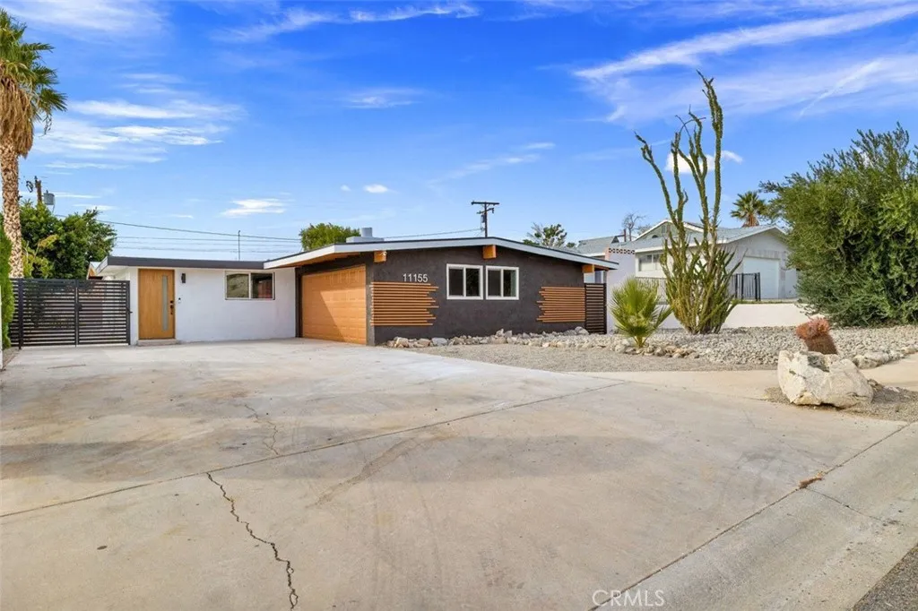 11155 Foxdale — photo
