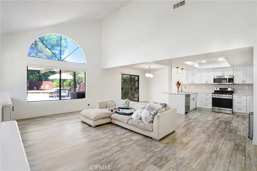 2161 Falcon Crest, Riverside, CA 92506 — photo 2