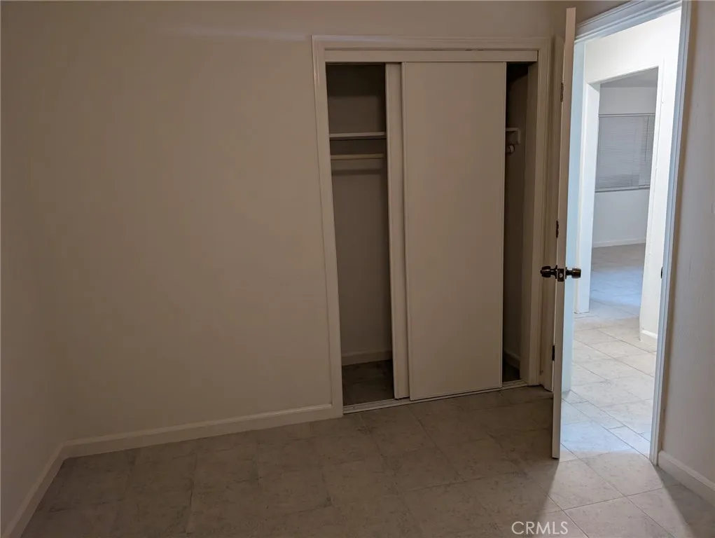 933 Carson, Barstow, CA 92311 — photo 2