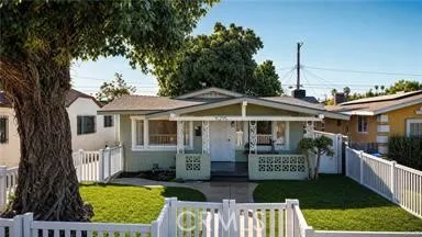5215 S Van Ness — photo