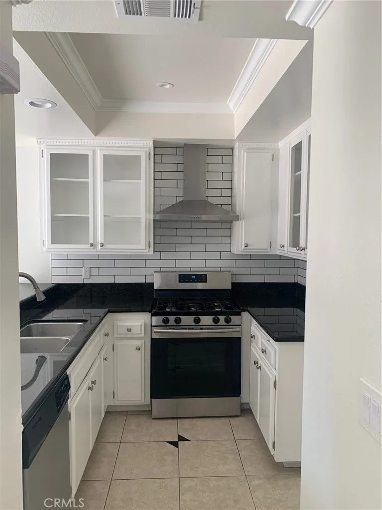 16211 Downey, Paramount, CA 90723 — photo 2