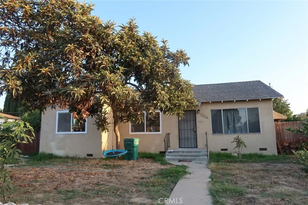 1850 W Arlington Street — photo