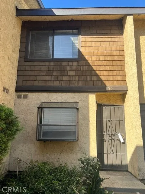 12750 Centralia Unit 30 — photo