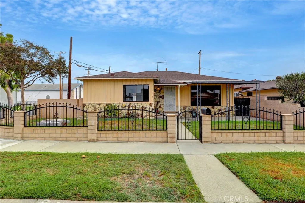 13402 Stanstead — photo