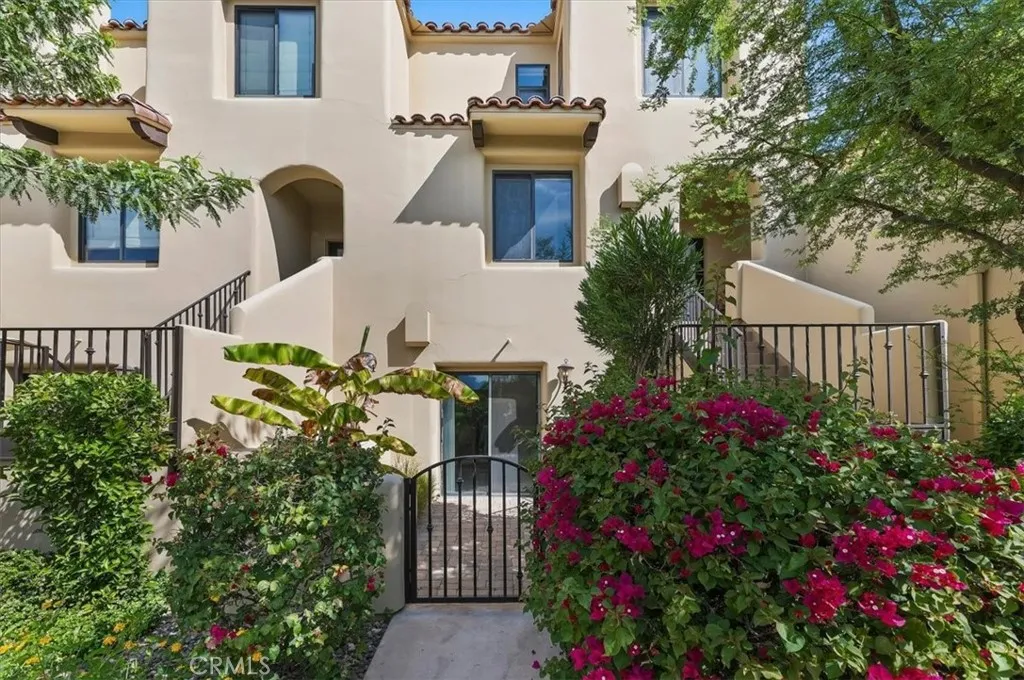 1045 Villorrio South — photo