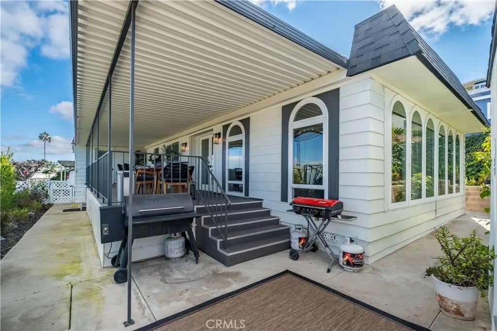 2550 Pacific Coast Highway 224 — photo