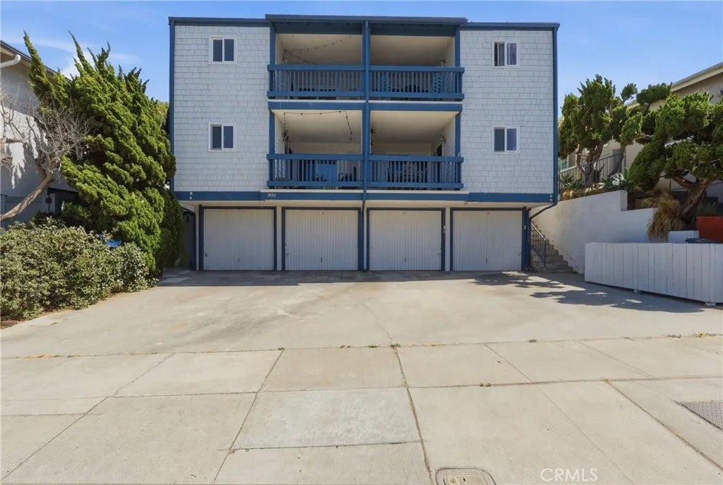 1450 Manhattan Beach Boulevard — photo