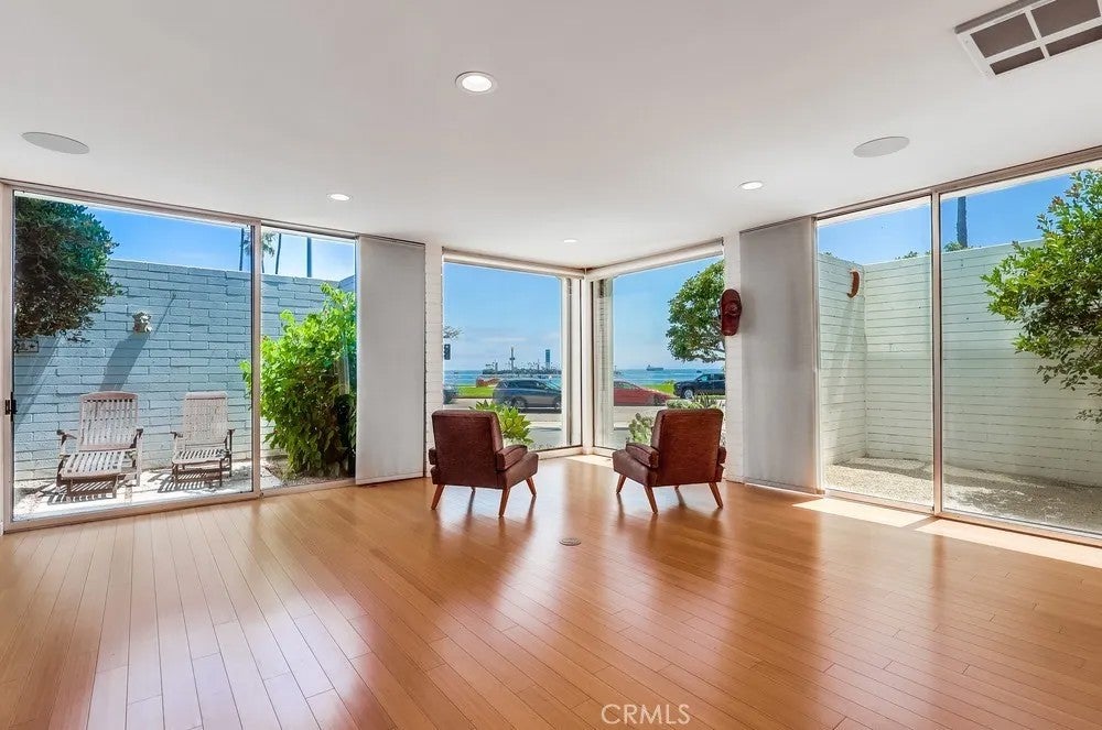 2999 E Ocean Boulevard 120 — photo