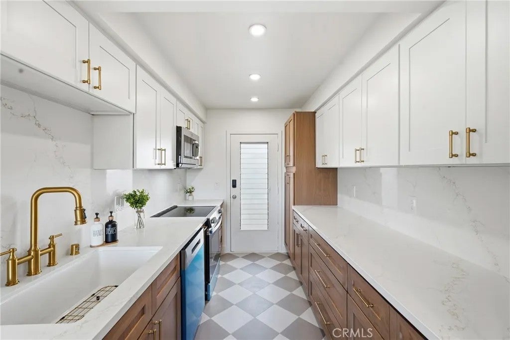 5630 Ravenspur 209 — photo