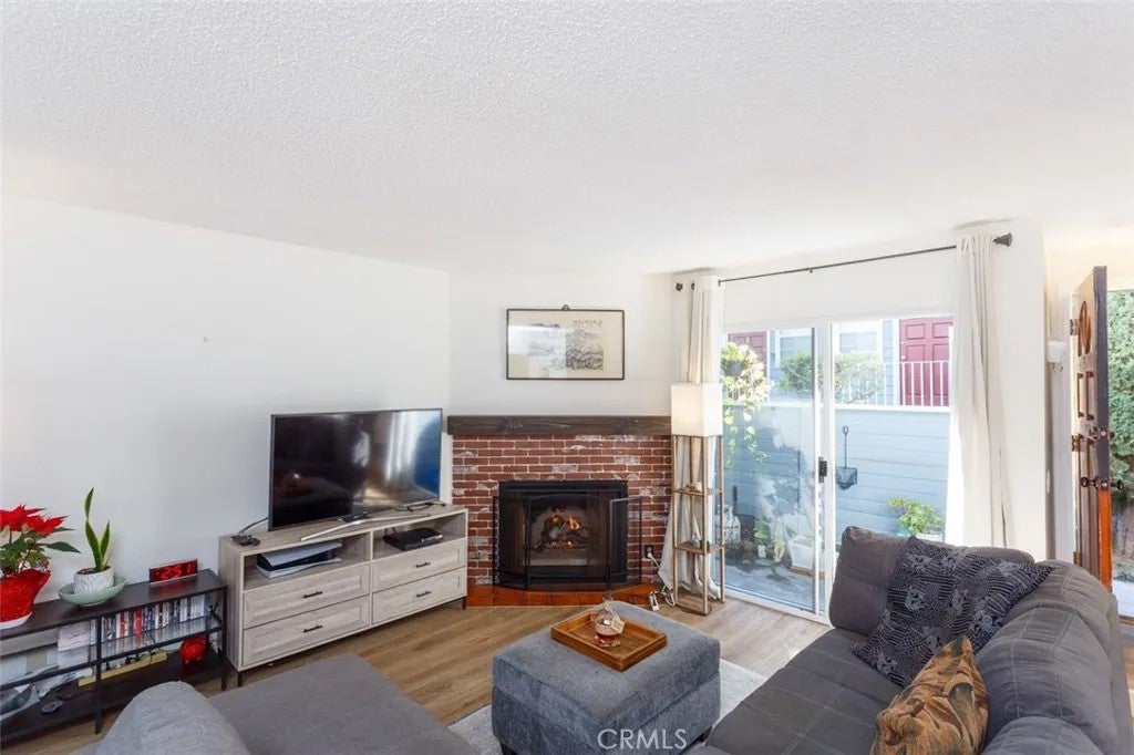 26105 Frampton Avenue C — photo