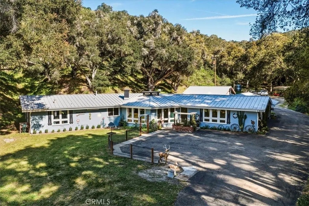 6645 Fern Canyon Rd — photo