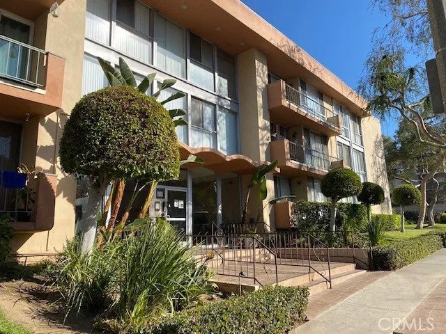 805 Glenway 205 — photo