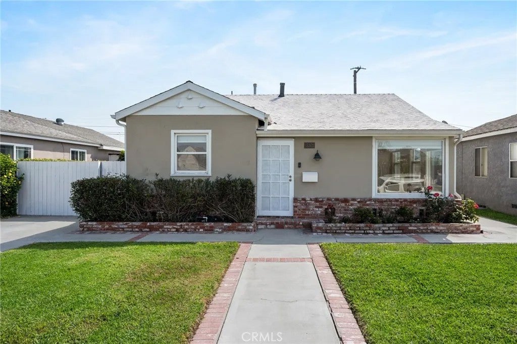 15302 Casimir Avenue — photo