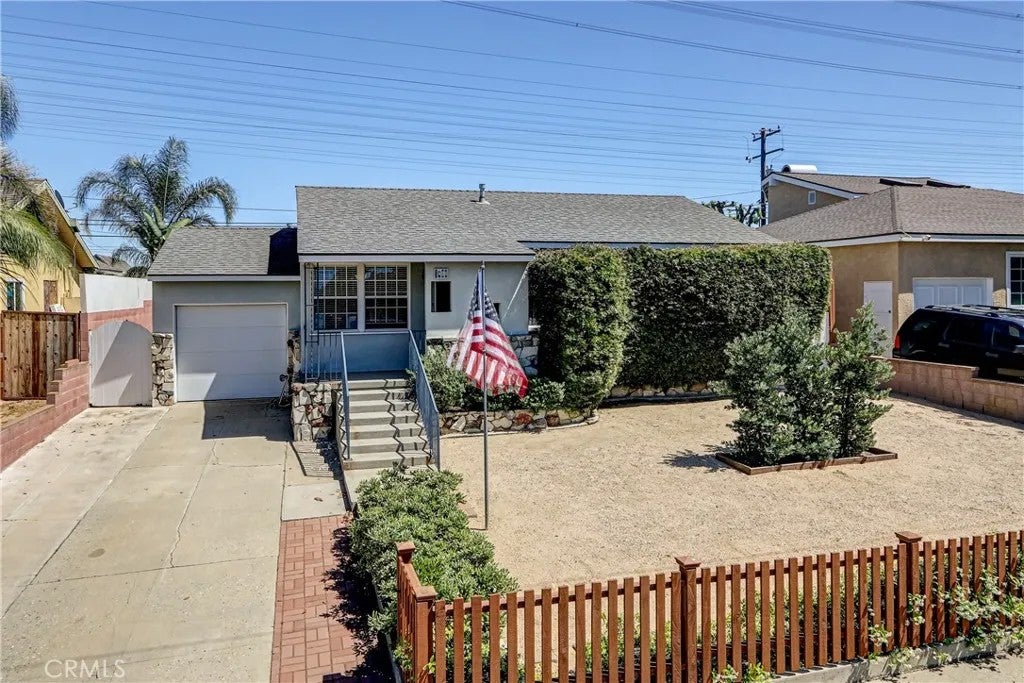 3408 Dow — photo
