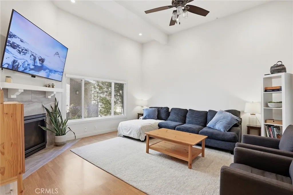 609 Meyer Lane 11 — photo