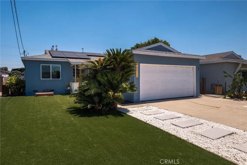 16916 S Catalina — photo
