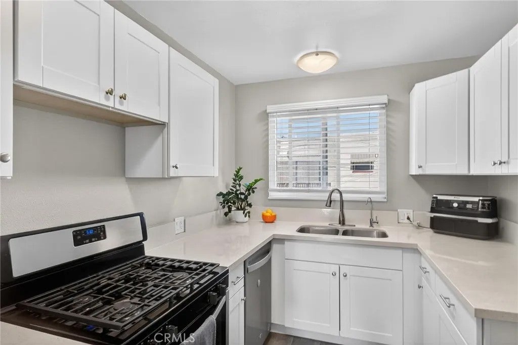1057 E Appleton 10 — photo