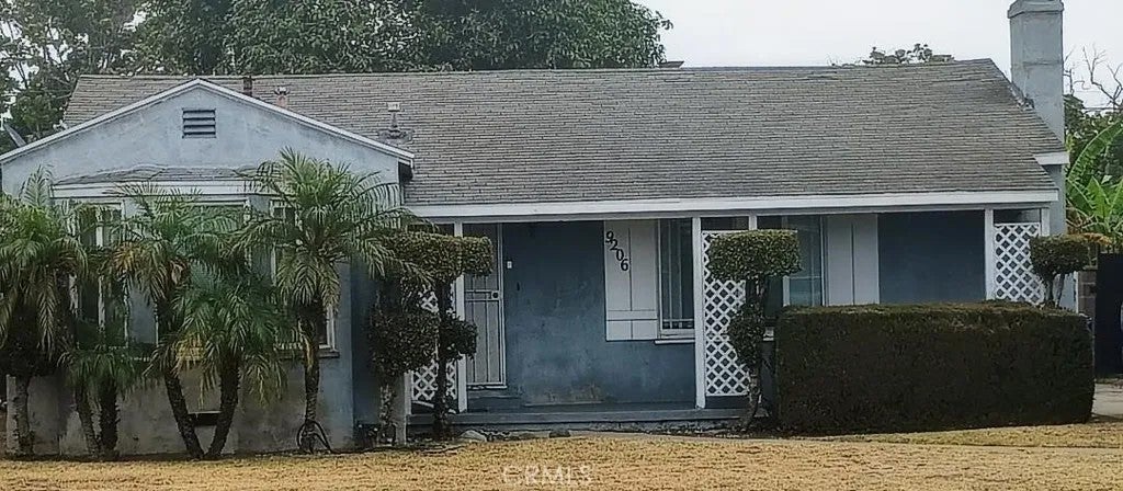 9206 S Van Ness Street — photo