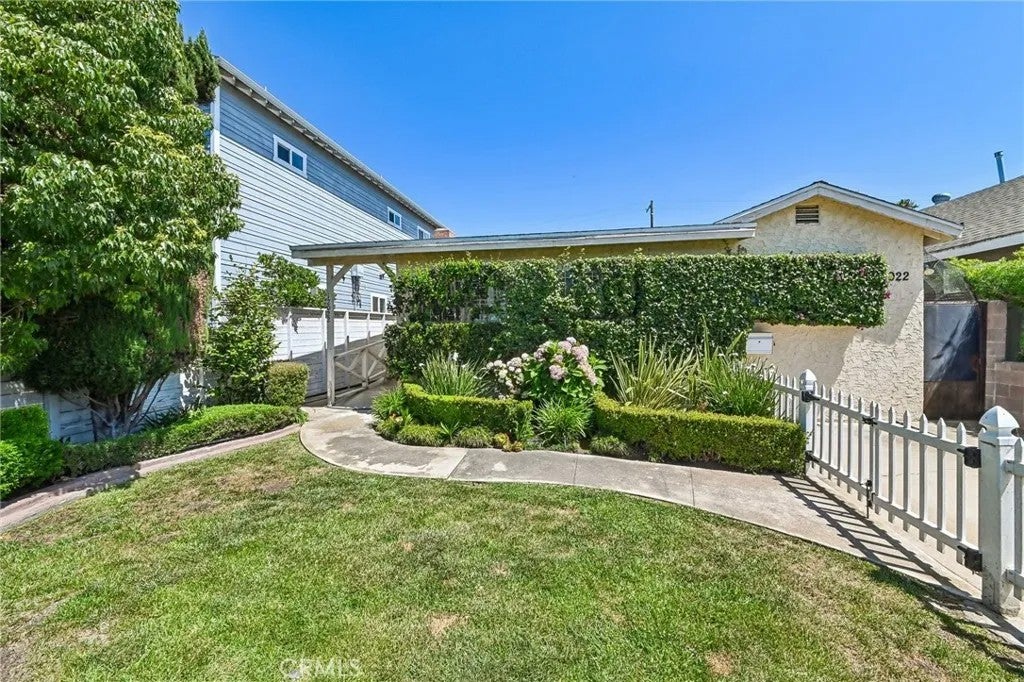 12022 Marshall Street — photo