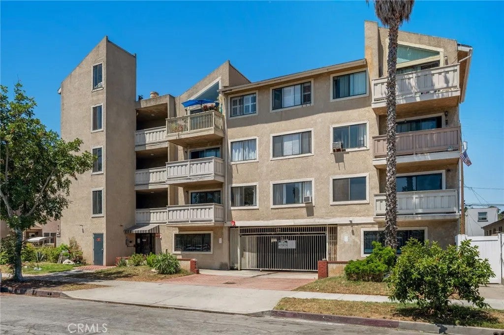 1723 Cedar 103 — photo