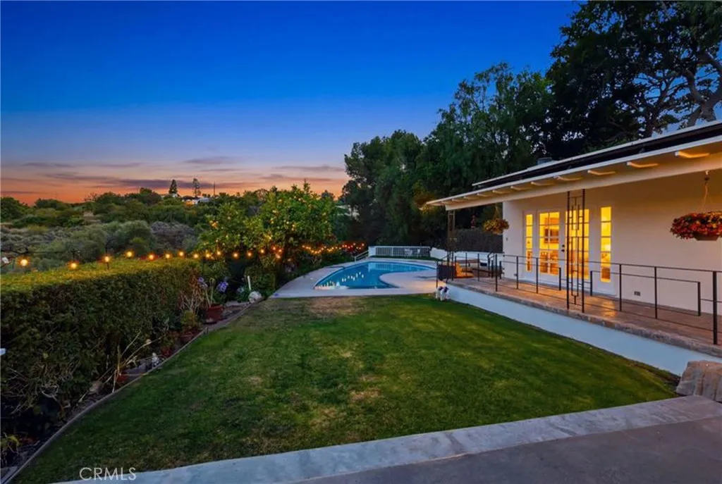 2 Hitching Post, Rolling Hills Estates, CA 90274 — photo 2