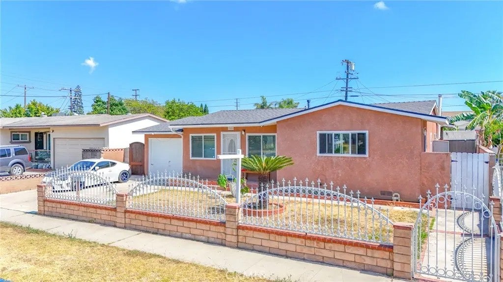164 E 235th Street, Carson, CA 90745 — photo 2