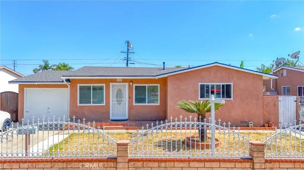 164 E 235th Street, Carson, CA 90745 — photo 3