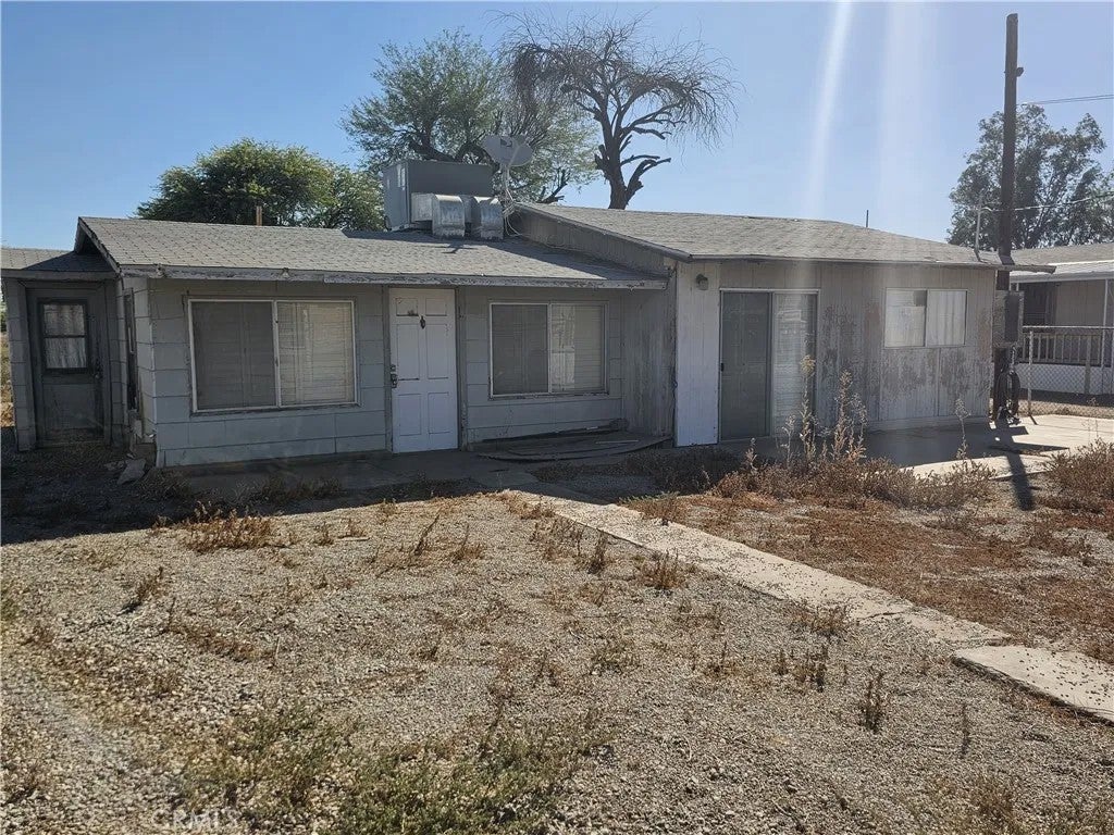 5791 Colorado River — photo