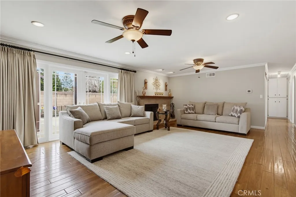 5210 E Canton Street, Long Beach, CA 90815 — photo 2