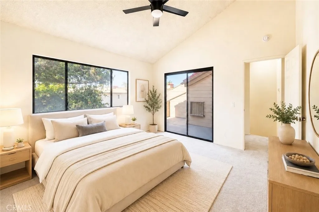 1149 Magnolia Unit 16 — photo