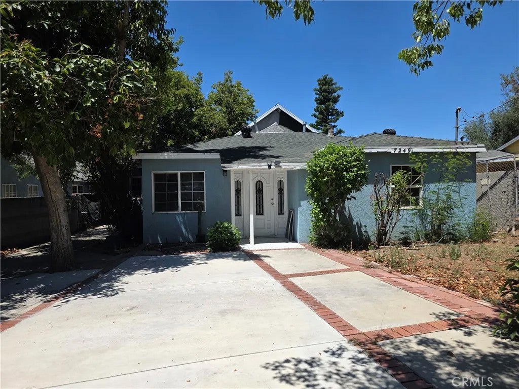 7249 Loma Verde Ave. — photo