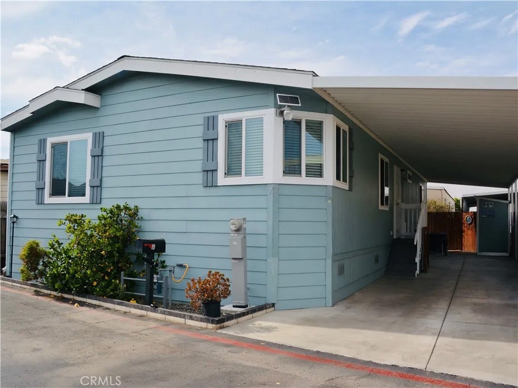 16600 Downey 77 — photo