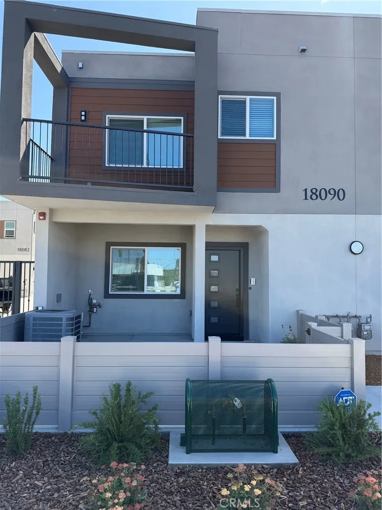 18090 Prairie Avenue Unit 101 — photo