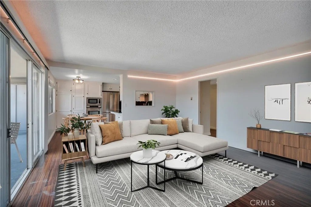2940 W Carson 211 — photo