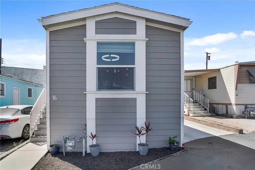 2355 Lomita Blvd 16 — photo