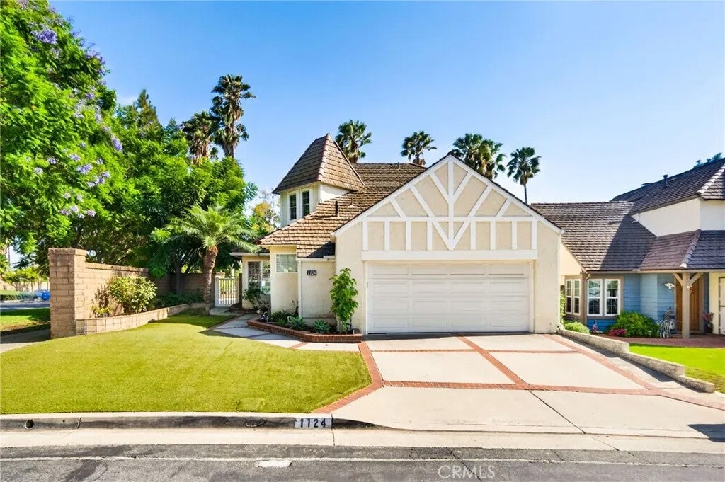 1124 Powell Drive — photo
