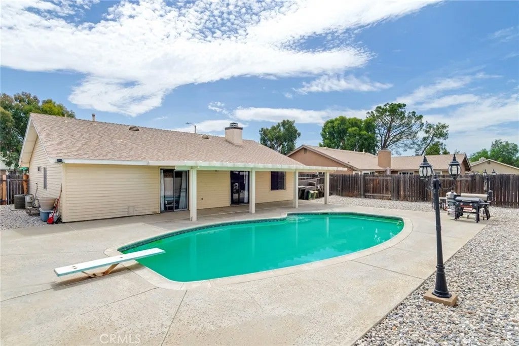 25067 Hazelwood Circle — photo