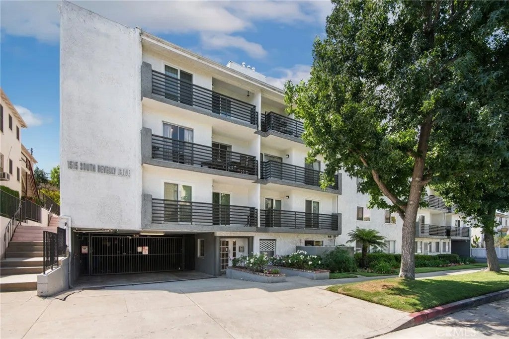 1515 S Beverly Drive 101 — photo