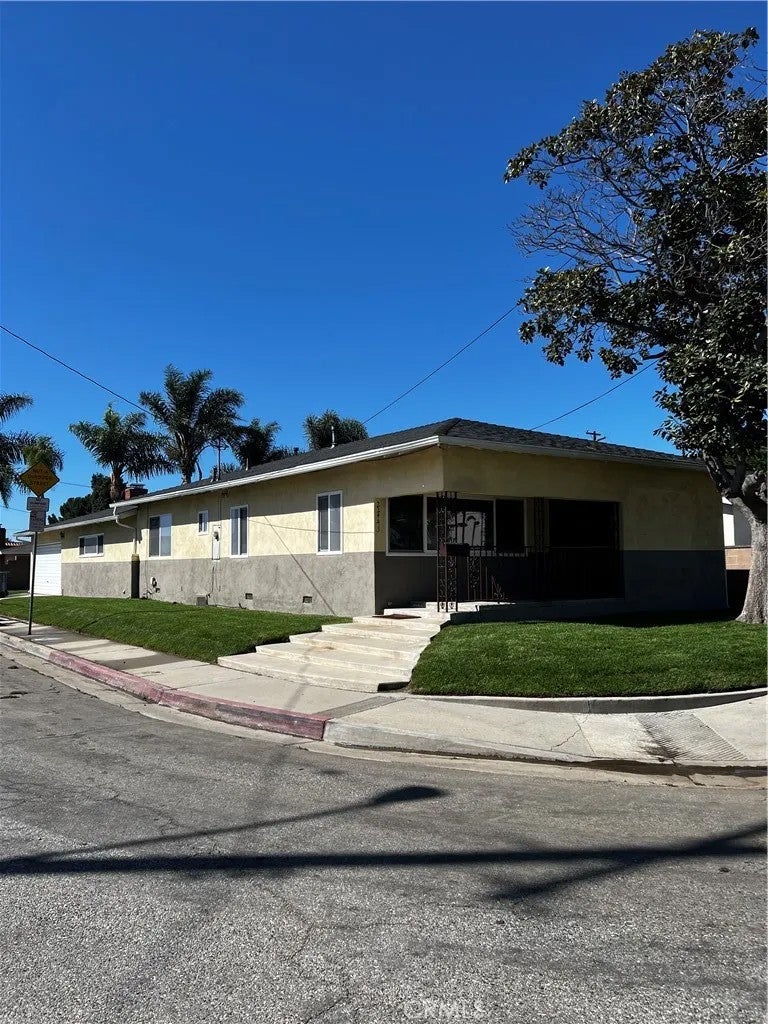 22443 Meyler Street — photo