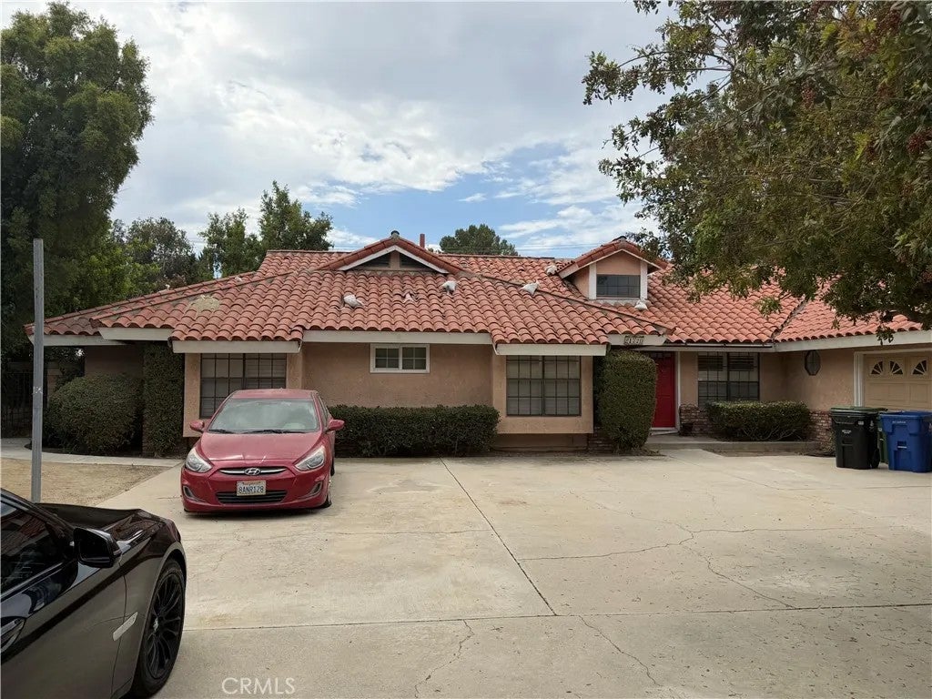 21720 Los Alimos — photo