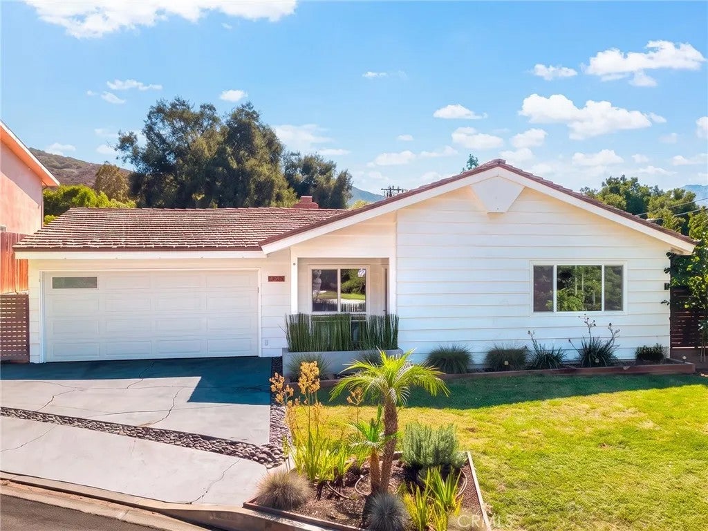 460 Mount Carmel Drive — photo