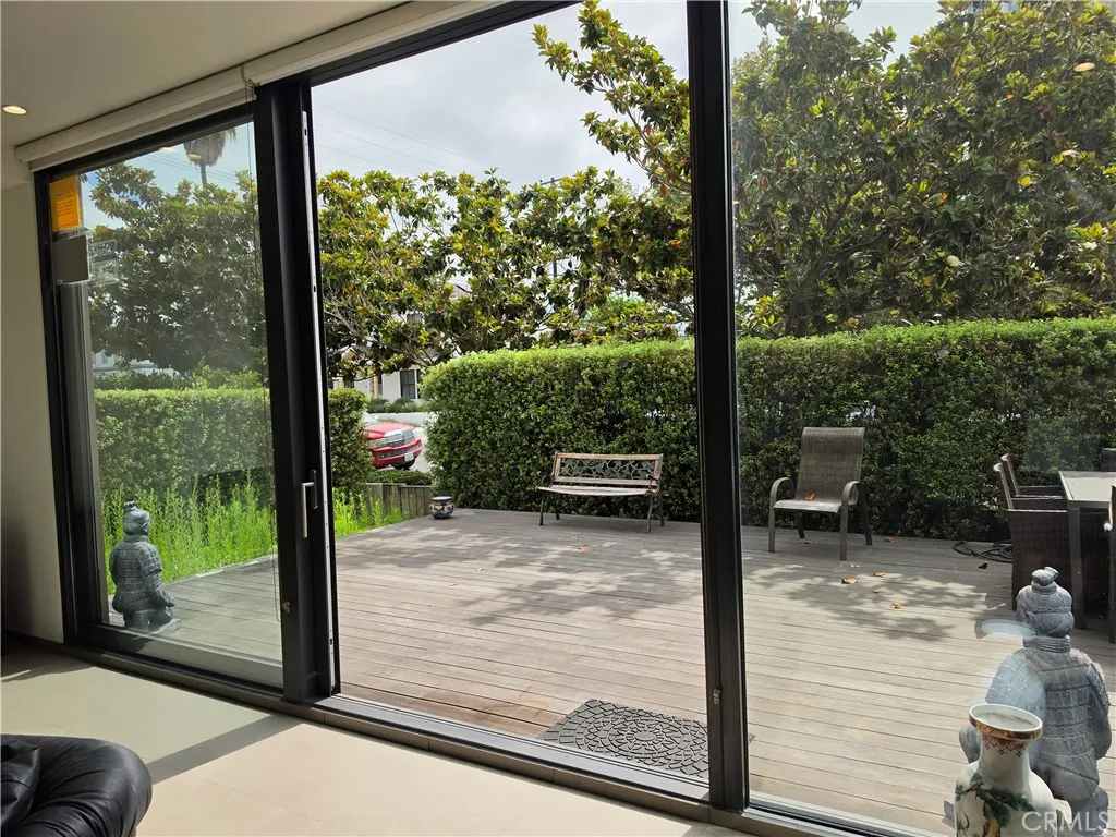9 Temple, Long Beach, CA 90803 — photo 3